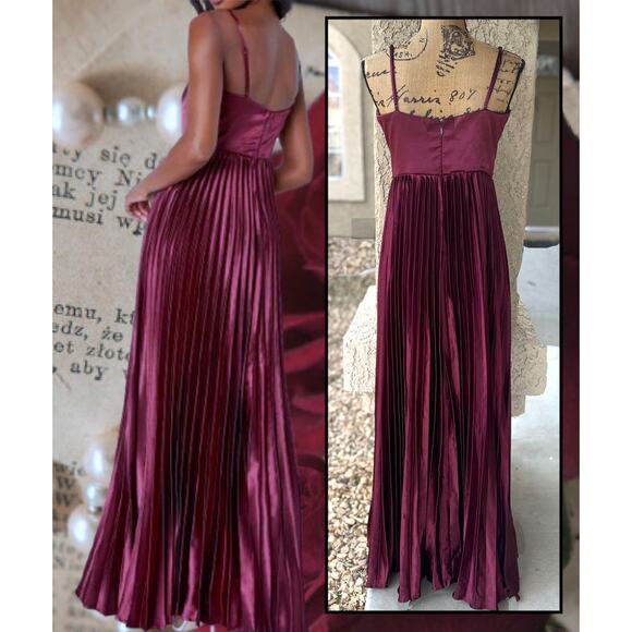 Lulus burgundy satin pleated exceptional sophistication maxi dress formal Size L - Picture 4 of 9